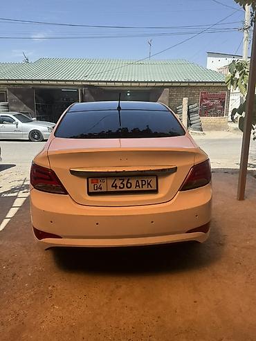 салон машины: Hyundai Solaris: 2016 г., 1.6 л, Автомат, Бензин, Седан — 3