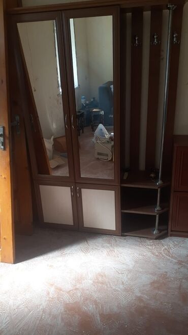 qapi kraskalari: Açılan, 6 qapı Düz dolab, Dəhliz dolabı