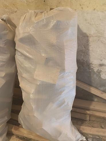 odun taxta: Mebel sexindən çıxan taxta qırıntıları və kəsilmiş ştaketlər/çubuqlar — 3