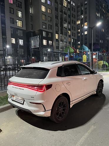 byd плагин гибрид: BYD E2: 2022 г., Автомат, Электромобиль, Кроссовер — 4