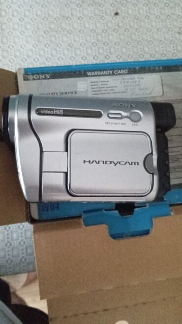 ucuz kamputer manitoru: Sony Handycam Video8/Hi8 videokamera Xüsusiyyətlər: - Video8/Hi8