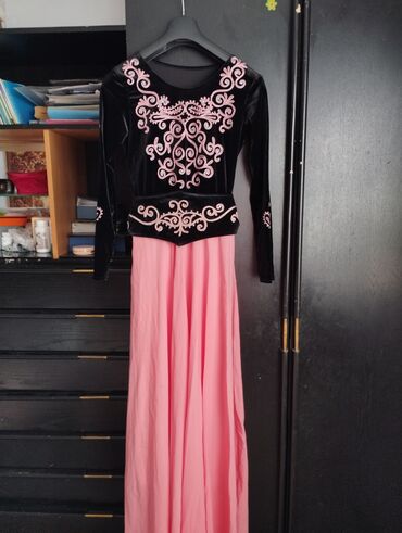 платье национальной: Бальное платье, Длинная модель, цвет - Розовый, S (EU 36), В наличии