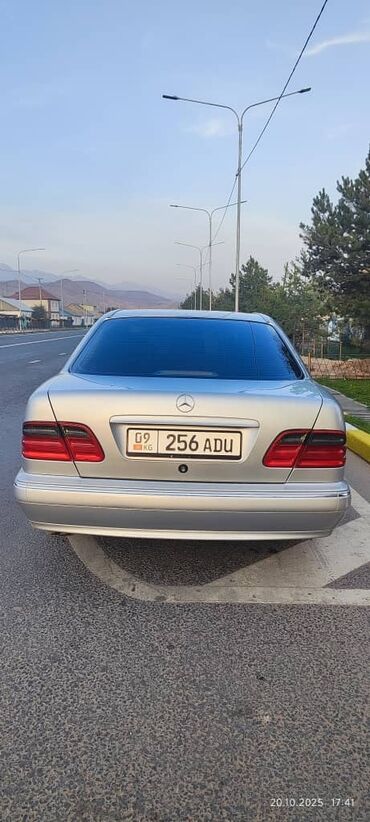 стоп на спринтер: Mercedes-Benz E-Class: 2000 г., 2 л, Механика, Бензин, Седан