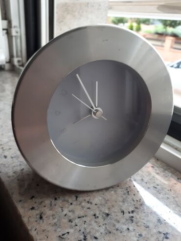 broj ko stikla metalna: Table clock, color - Silver