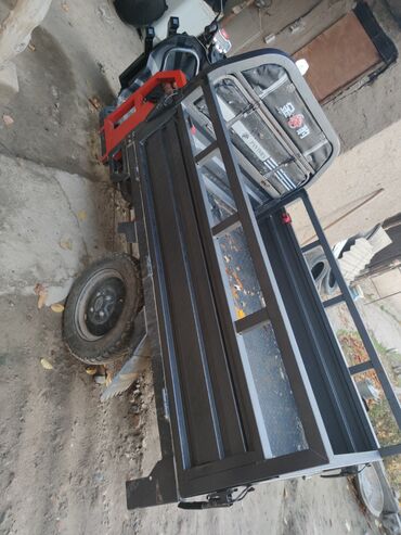 бус сапог меняю: Легкий грузовик