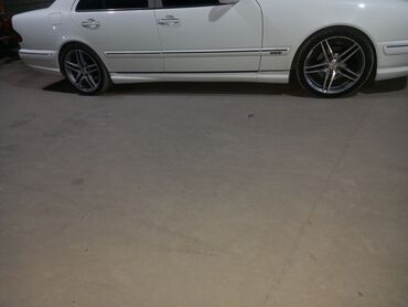 кредит на машину: Mercedes-Benz E-Class: 2001 г., 0.1 - engine capacity л, Автоматтык, Бензин, Седан