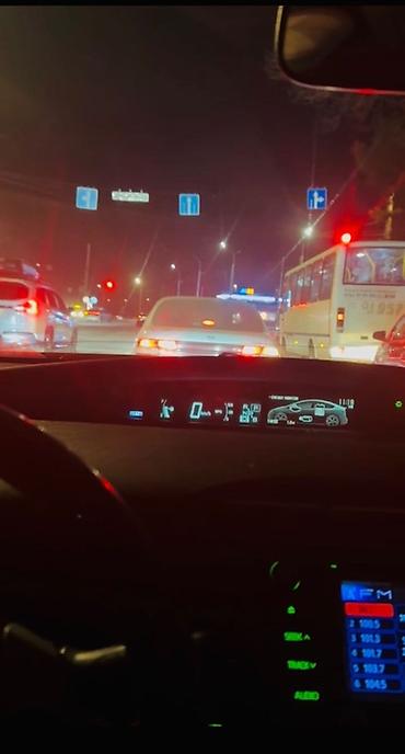 Toyota: Toyota Prius: 2012 г., 1.8 л, Вариатор, Гибрид, Хэтчбэк — 5