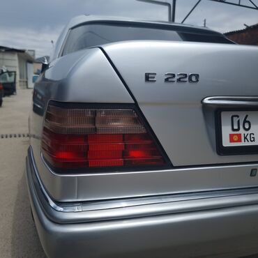 с класс 220: Mercedes-Benz E 220: 1995 г., 2.2 л, Механика, Бензин, Седан