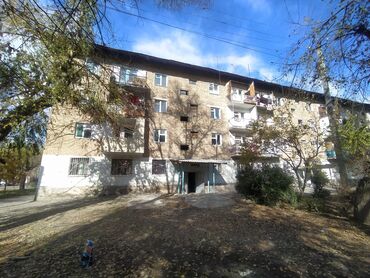 квартиру в центре бишкека: 3 комнаты, 49 м², 2 этаж, Евроремонт