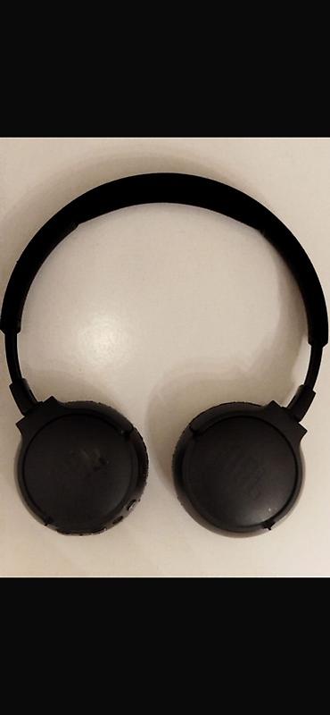 beats qulaqlıq: JBL on-ear simsiz qulaqlıq - Rəng: qara, yığcam və yüngül — 1