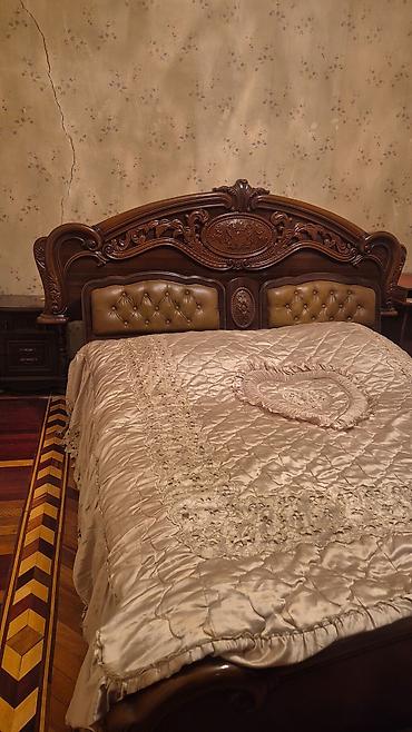 carpayı dəsti: Klassik üslublu yataq otağı mebel dəsti Tərkibi: - 6 qapılı iri — 2