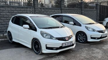 Honda: Honda Fit: 2011 г., 1.5 л, Вариатор, Бензин