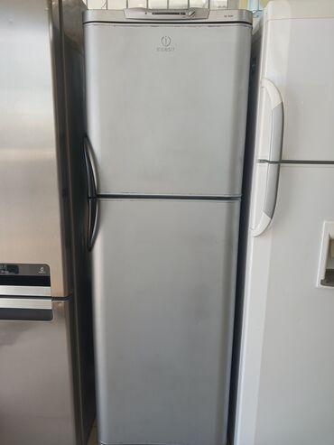 Soyuducular: İşlənmiş 2 qapılı Indesit Soyuducu Satılır, rəng - Boz, Təkərli lalafo.az -da Soyuducular: İşlənmiş 2 qapılı Indesit Soyuducu Satılır, rəng - Boz, Təkərli
