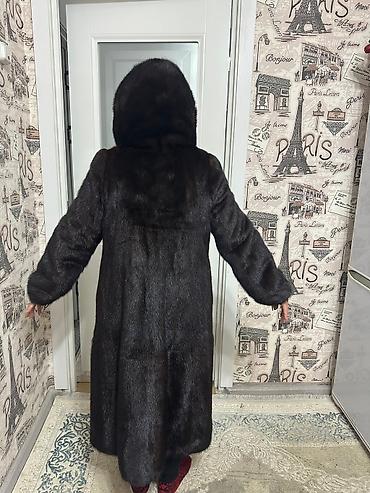 кожаный плащь: Длинная женская шуба из натурального тёмного меха (похоже на норку) с — 3