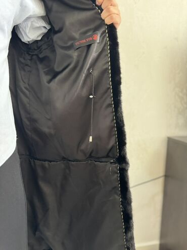 Шубы: Шуба из норки, классический прямой крой, длина миди. Размер M,L.Цвет — at lalafo.kg — 8 Шубы: Шуба из норки, классический прямой крой, длина миди. Размер M,L.Цвет — — 8