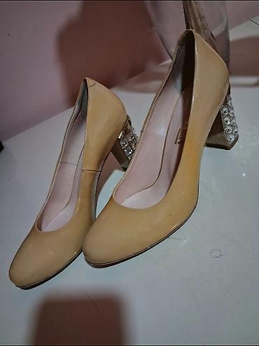 Tuflilər: Bej rəngli qadın tuflisi - Model: klassik “pump” tipli tufli - Rəng — 1
