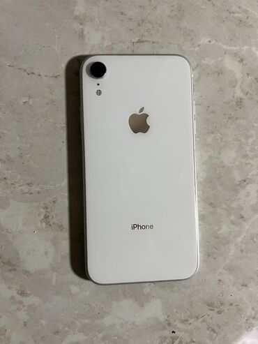 Apple iPhone: IPhone Xr, Скидка 10%, Б/у, 64 ГБ, White Titanium, Чехол, 77 %