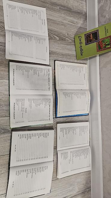 Kitablar və jurnallar: Azərbaycan dilində 6 kitabdan ibarət şeir və publisistika toplusu — 2