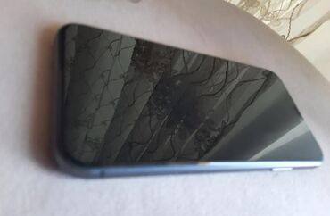 Apple iPhone: IPhone 11, Qara, Face ID