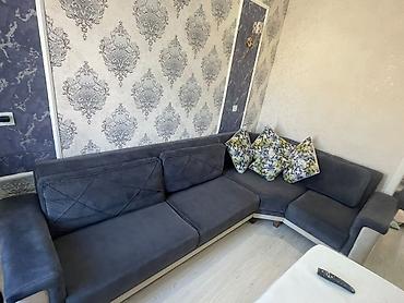 Digər mebel: ShMadeyradan divan 650 manat.Aciliirbaza var.Olcu 3x175.Unvan — 1