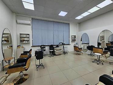 Коммерциялык мүлк: Срочно! Продаю, Ком.пом.,147кв., 1 этаж, 7 мкр, ЖК Мега — 2