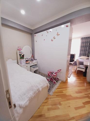 Yataq otağı dəstləri: 3 otaqlı mənzil üçün mebel dəsti Yataq otağı: - Iki tərəfli qapalı — 3