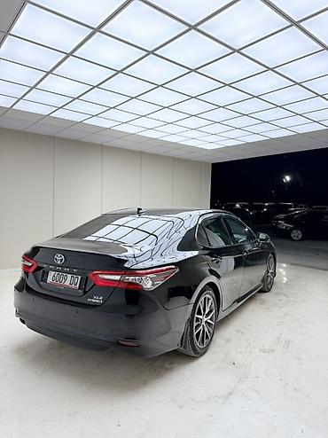pm 2 5: Toyota Camry: 2021 г., 2.5 л, Автомат, Гибрид, Седан — 2