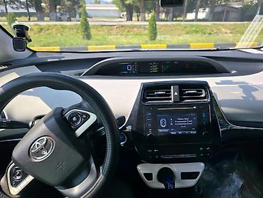 kirgiz auto: Toyota Prius: 2016 г., 1.8 л, Вариатор, Гибрид, Лифтбек — 3