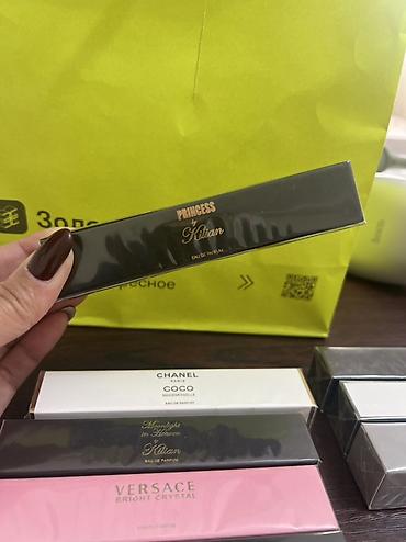 Парфюмерия: Оригинальные пробники в дорожном формате 18 мл (eau de parfum), в — 19