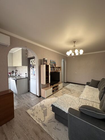 3 комнатная квартира 104 серии бишкек: 3 комнаты, 60 м², 3 этаж, Евроремонт