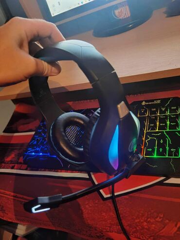 Zvučnici, slušalice i mikrofoni: Gejming slušalice sa LED osvetljenjem i mikrofonom - Preko ušiju — 1