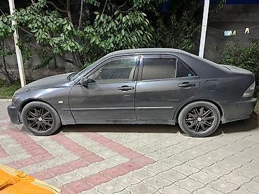 low ll: Lexus IS: 2002 г., 2 л, Механика, Бензин, Седан — 3