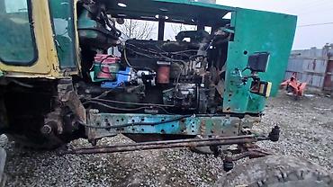 Traktorlar: MTZ tipli təkərli traktor - Kabinli, ön və arxa işıqlandırma — 21