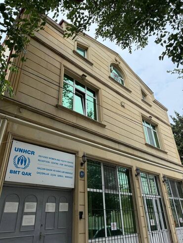 в аренду офис: Nəsimi metrosunun düz yanında hər cürə şəraitli( işıq, qaz) 3