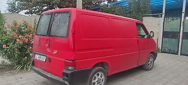 задний стоп грузовой: Фургон Volkswagen Transporter T4 (поколение T4), красный — 2