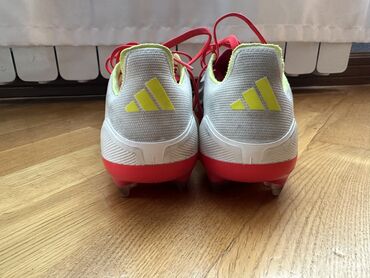 беговая дорожка satılır: Adidas f50 pro fg modeli satılır.Tam orjinaldı. Gənclik moldan