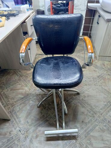 барберское кресло бу: Кресло в отличном состоянии