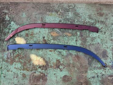 Другие детали кузова: BMW E39, правая накладка между фарой и бампером. В наличии только — 7