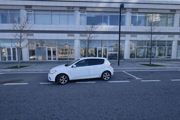 Kia: Kia Ceed: 1.4 l | 2010 il Hetçbek — 2