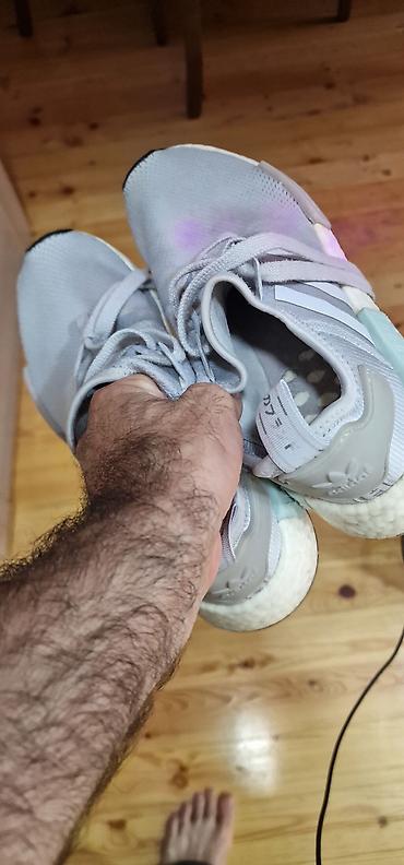 ev ayaqqabısı: Adidas NMD R1 kişi/kadın idman ayaqqabısı - Rəng: açıq boz (ağ detal — 1