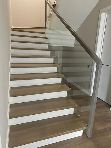 Изготовление перил: Элегантная винтовая лестница с перилами, выполненными из комбинации — 14