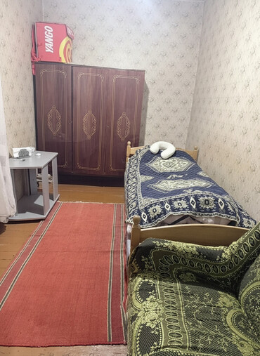 Uzunmüddətli kirayə mənzillər: Salam her bir şeraiti var evin heyet evidir istilik sistemi kombidir — 1