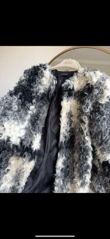 шапка женская из искусственного меха: Шуба/куртка из искусственного меха ZARA BASIC Collection. - Материал