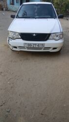 бампер на хонда фит бишкек: Ağ rəngli 4 qapılı sedan. - Nömrə nişanı: 99-ZT-615 (AZ) - Kuzov