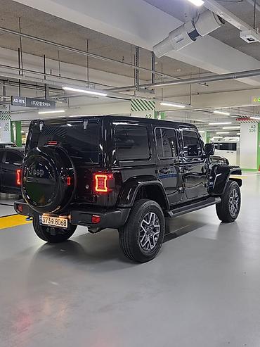 lider: Jeep Wrangler: 2022 г., 2 л, Автомат, Электромобиль, Внедорожник — 6