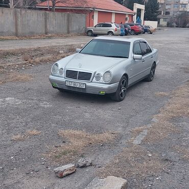 e 240: Mercedes-Benz 240: 2.4 l | 1998 il Sedan