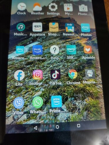 Tableti: Amazon Fire tablet - Model: na poleđini označeno kao “SV98LN”, Fire — 3