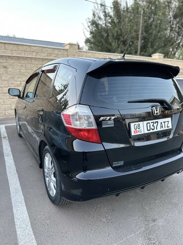 Honda: Honda Fit: 2009 г., 1.5 л, Типтроник, Бензин, Хэтчбэк