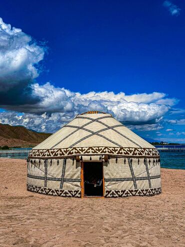 Аренда юрт: Аренда юрты, Каркас Деревянный, 85 баш, Казан, Стол, Стулья — 2