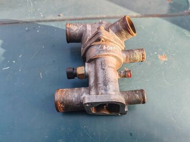 Auto delovi: Termostat sa kucistem i termodavacem Lada 112. Polovno, ocuvano — 2
